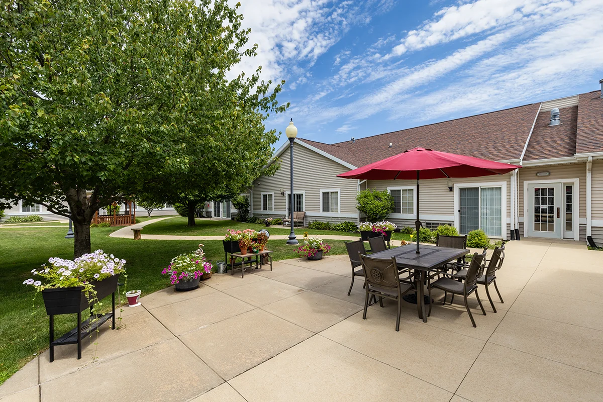 https://www.jaybirdseniorliving20.net/wp-content/uploads/2023/09/clover_ridge_03_1200px.webp
