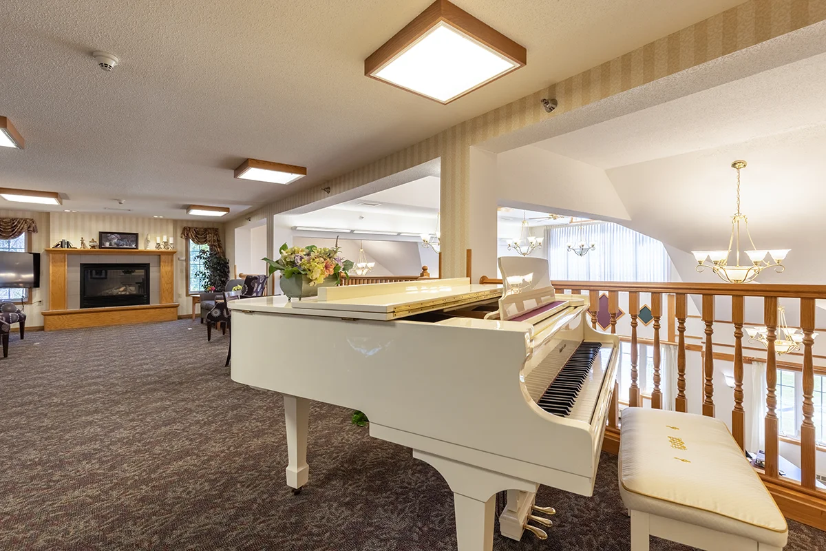 https://www.jaybirdseniorliving20.net/wp-content/uploads/2023/09/meadow-lakes_09_1200.webp
