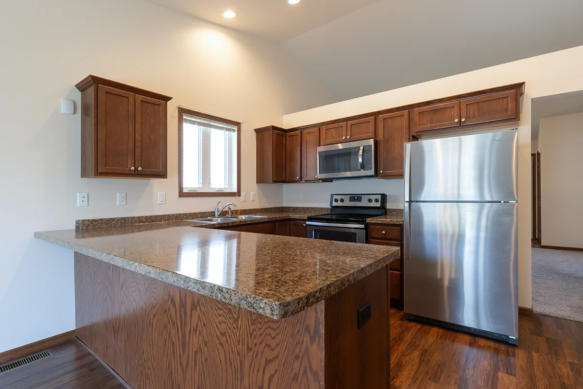 https://www.jaybirdseniorliving20.net/wp-content/uploads/2023/09/sunset-park_09_1200.webp