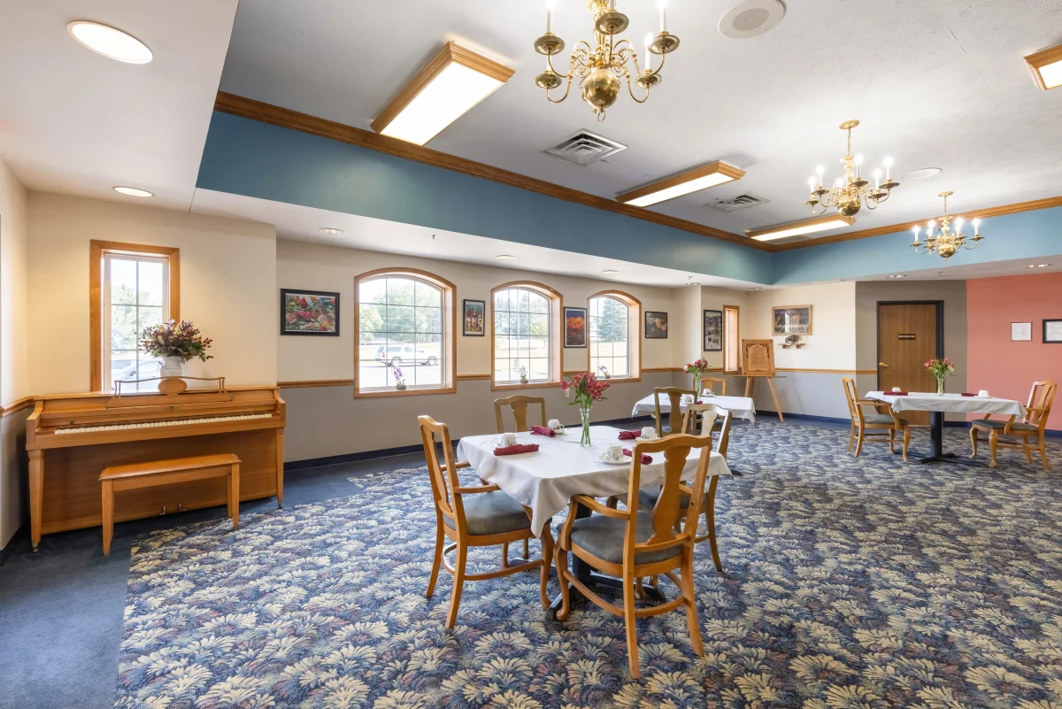 https://www.jaybirdseniorliving20.net/wp-content/uploads/2023/12/Lawton_Senior_Living_02_1200.webp