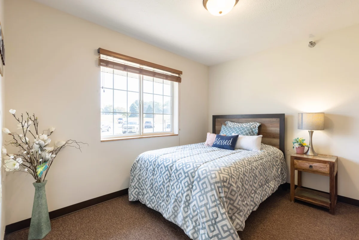 https://www.jaybirdseniorliving20.net/wp-content/uploads/2023/12/Lawton_Senior_Living_06_1200.webp